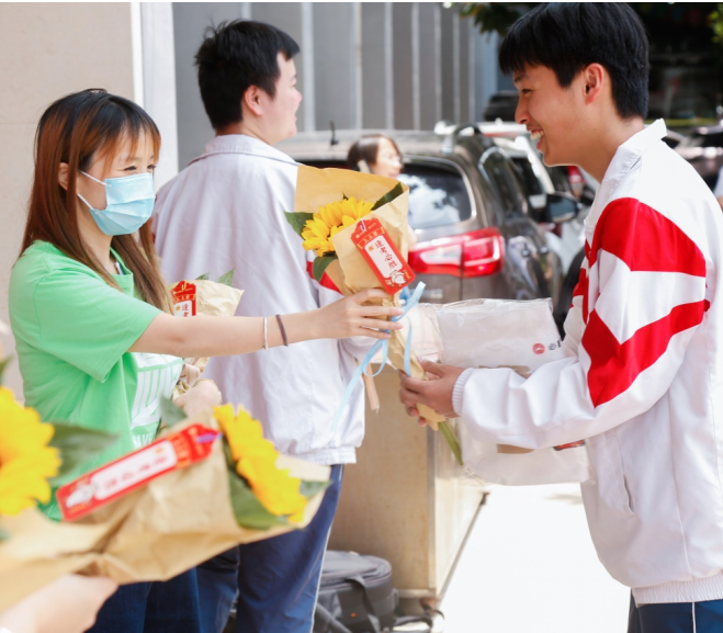 逢考必胜！必胜客携手“南孔爷爷” 为考生加油